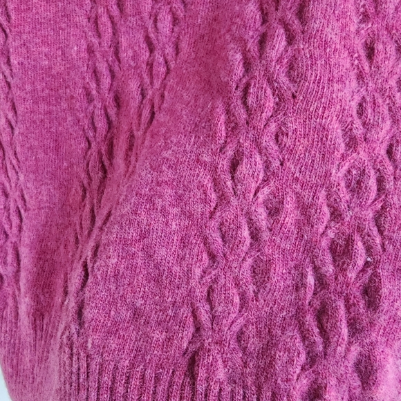 Celtic & Co. Pink 100% Lamb Wool Crewneck Sweater, Sz XS - Picture 3 of 8